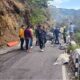 Vehicle fell into a deep ditch on Mussoorie Dehradun Road- Uknewsnetwork